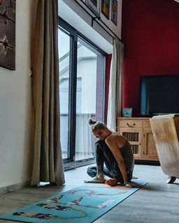 Dara Rolins feet photo thumbnail