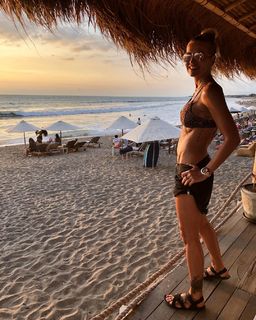 Dara Rolins feet photo thumbnail