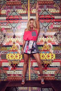 Dara Rolins feet photo thumbnail