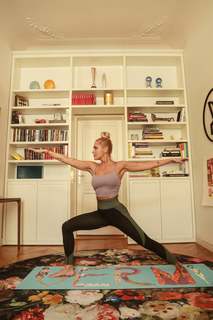 Dara Rolins feet photo thumbnail