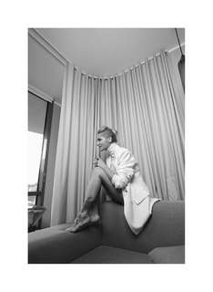 Dara Rolins feet photo thumbnail