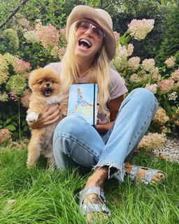 Dara Rolins feet photo thumbnail