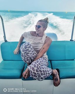 Dara Rolins feet photo thumbnail