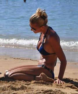 Dara Rolins feet photo thumbnail