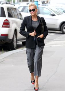 Dara Rolins feet photo thumbnail