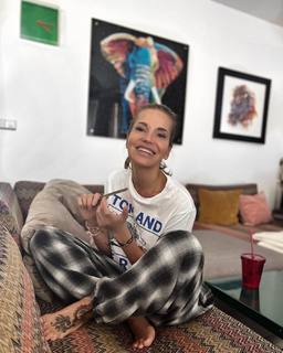 Dara Rolins feet photo thumbnail