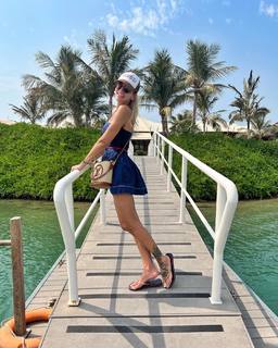 Dara Rolins feet photo thumbnail