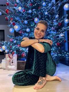 Dara Rolins feet photo thumbnail