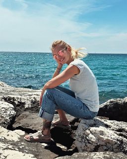 Dara Rolins feet photo thumbnail