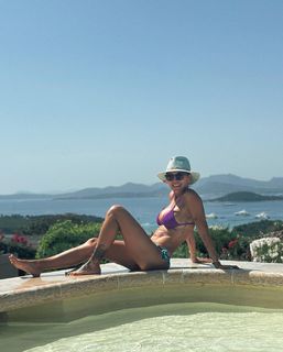 Dara Rolins feet photo thumbnail