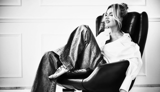 Dara Rolins feet photo thumbnail