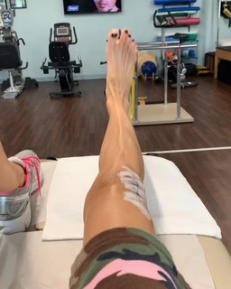 Dara Torres feet photo 6
