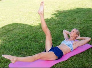 Dara Torres feet photo 3
