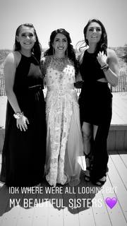 Daria Berenato feet photo thumbnail