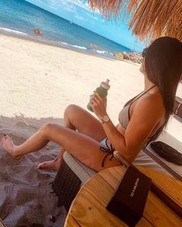 Daria Berenato feet photo thumbnail