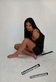 Daria Berenato feet photo thumbnail