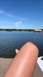 Daria Berenato feet photo thumbnail