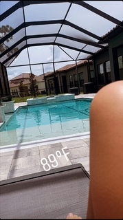 Daria Berenato feet photo thumbnail