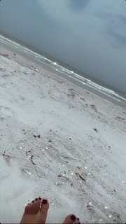 Daria Berenato feet photo thumbnail