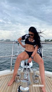 Daria Berenato feet photo thumbnail