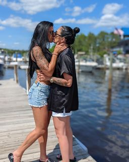 Daria Berenato feet photo thumbnail