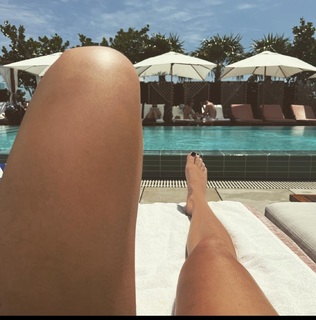 Daria Berenato feet photo thumbnail