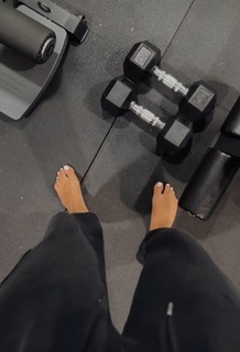 Daria Berenato feet photo thumbnail