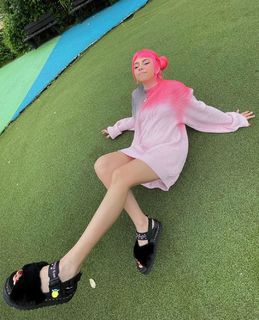 Daria Shikhanova feet photo 1
