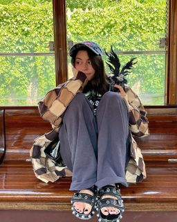 Daria Shikhanova feet photo 3
