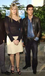 Daryl Hannah feet photo thumbnail