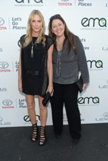 Daryl Hannah feet photo thumbnail