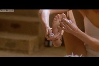 Daryl Hannah feet photo thumbnail