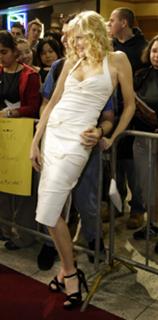 Daryl Hannah feet photo thumbnail