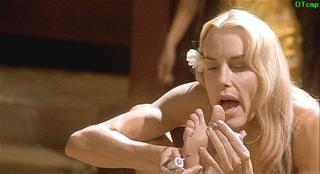 Daryl Hannah feet photo thumbnail