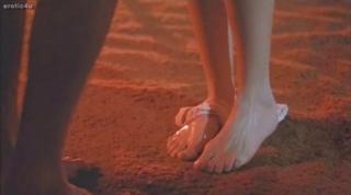 Daryl Hannah feet photo thumbnail