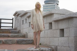 Daryl Hannah feet photo thumbnail