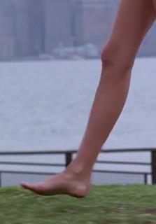 Daryl Hannah feet photo thumbnail