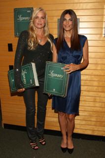 Daryl Hannah feet photo thumbnail