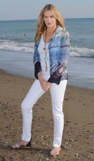 Daryl Hannah feet photo thumbnail