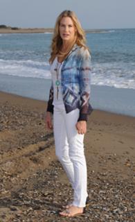 Daryl Hannah feet photo thumbnail
