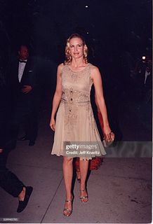 Daryl Hannah feet photo 7