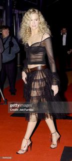 Daryl Hannah feet photo 16