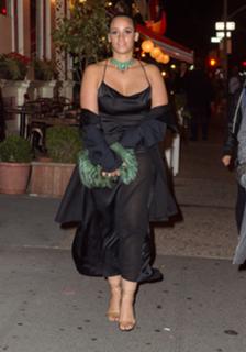 Dascha Polanco feet photo thumbnail