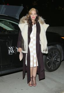 Dascha Polanco feet photo thumbnail