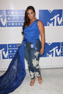 Dascha Polanco feet photo thumbnail