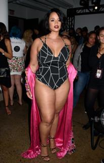 Dascha Polanco feet photo thumbnail