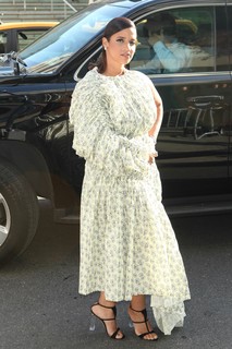 Dascha Polanco feet photo thumbnail