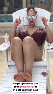 Dascha Polanco feet photo thumbnail