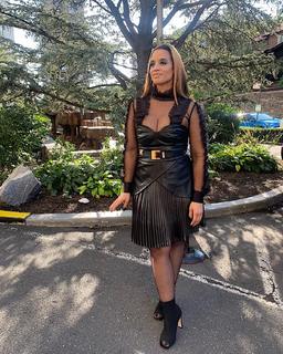 Dascha Polanco feet photo thumbnail