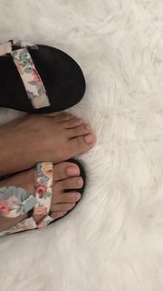 Dascha Polanco feet photo thumbnail
